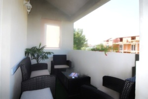 IMG-246117613d783f64bfc79140cd924e22-V