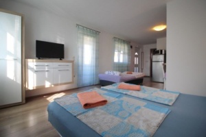 IMG-a0bcd362087a6eb12c2edd3a8daf9f62-V